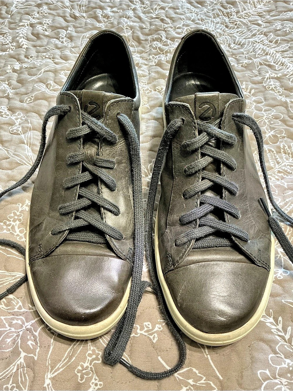 ECCO Soft 7 Men’s Leather Sneaker in Gray